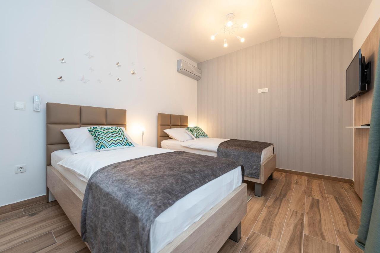 Luxury Apartments - La Vir 1 & 2 Exterior photo