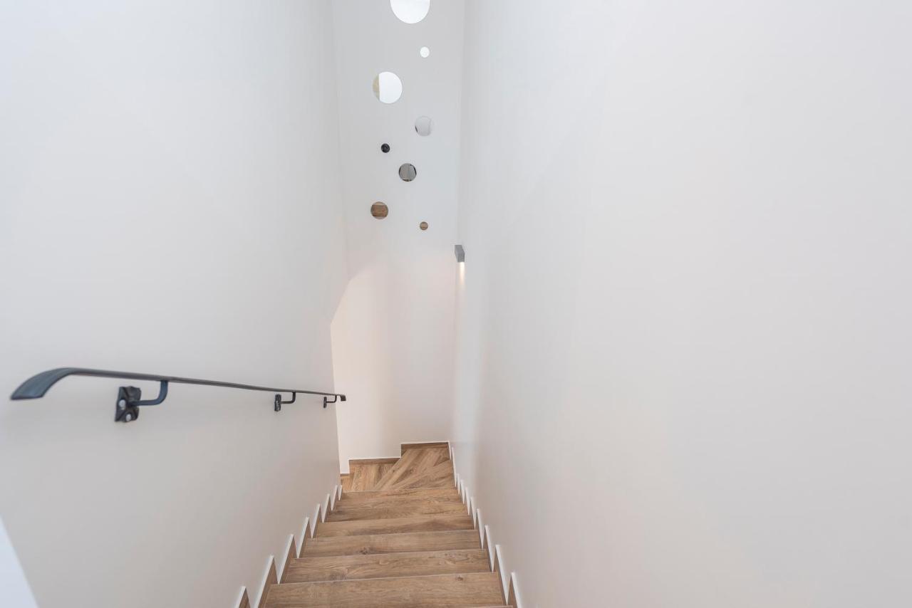 Luxury Apartments - La Vir 1 & 2 Exterior photo